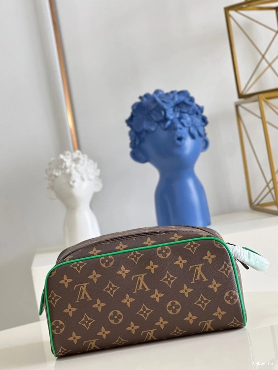 LOUIS KIT TOILET DOPP VUITTON POUCH 0807
